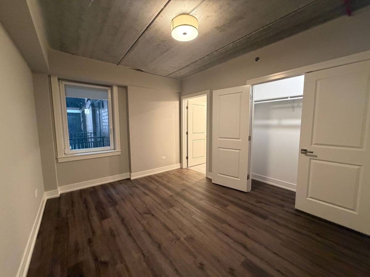 Apartment for rent at 952 W Carmen Ave #202, Chicago, IL 60640