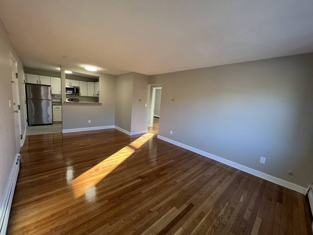 Apartment for rent at 266 Grove St #202D, Auburndale, MA 02466