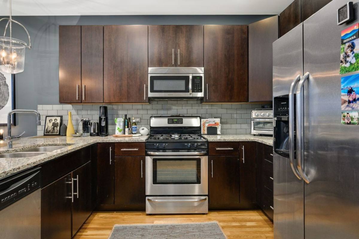 Apartment for rent at 1822 W Irving Park Rd #201, Chicago, IL 60613