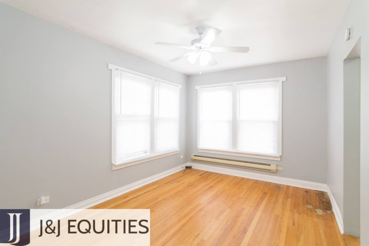 Apartment for rent at 3267 W Wrightwood Ave #3Y, Chicago, IL 60647