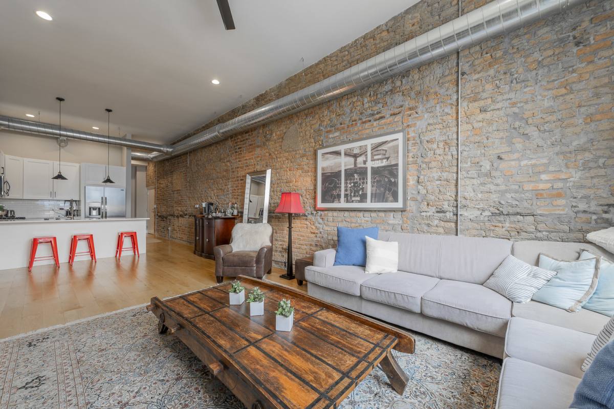 Apartment for rent at 1470 W Webster Ave #202, Chicago, IL 60614