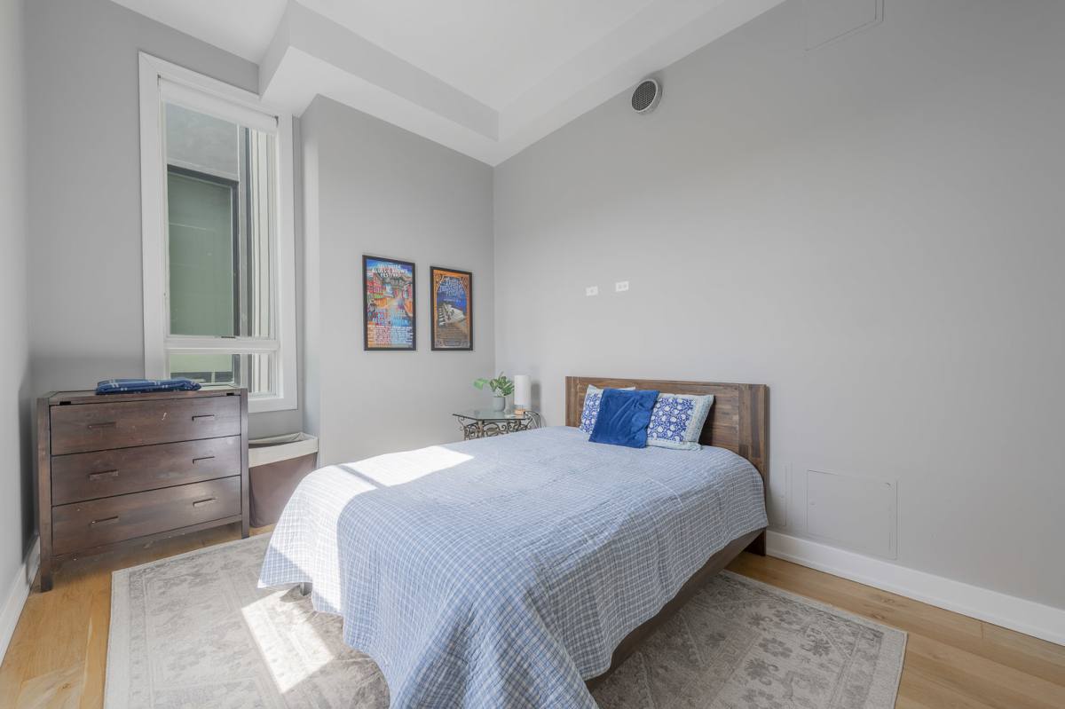 Apartment for rent at 1470 W Webster Ave #202, Chicago, IL 60614