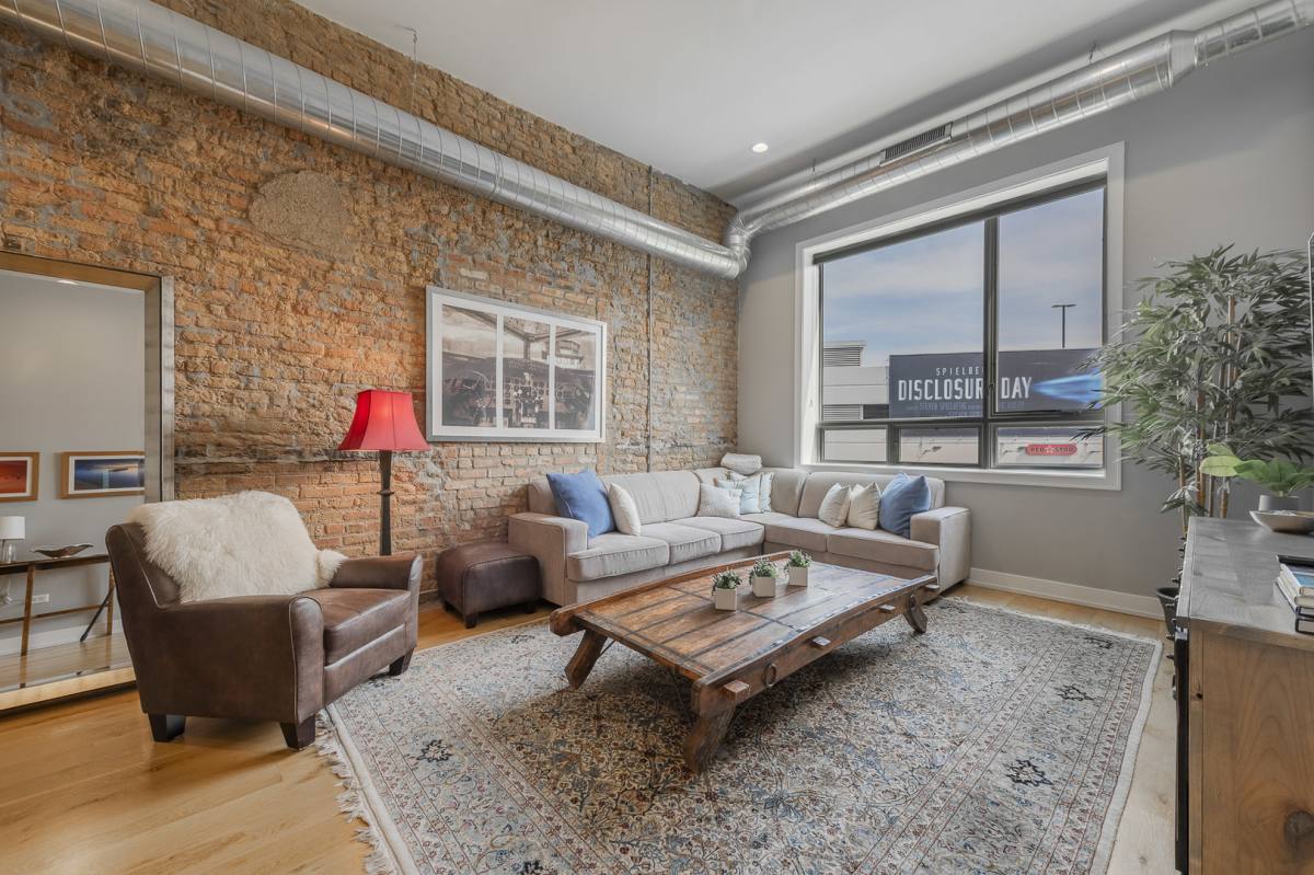 Apartment for rent at 1470 W Webster Ave #202, Chicago, IL 60614