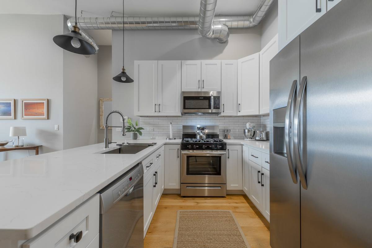 Apartment for rent at 1470 W Webster Ave #202, Chicago, IL 60614