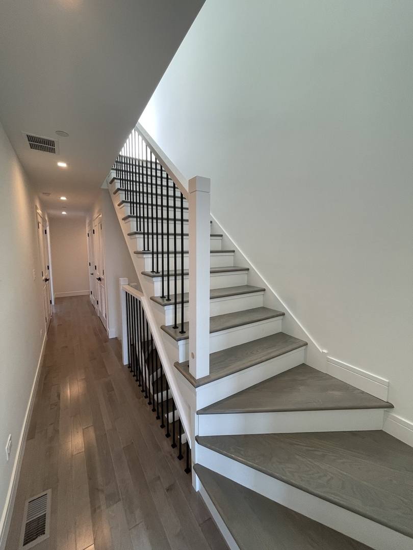 Apartment for rent at 719 N Elizabeth St #3S, Chicago, IL 60642