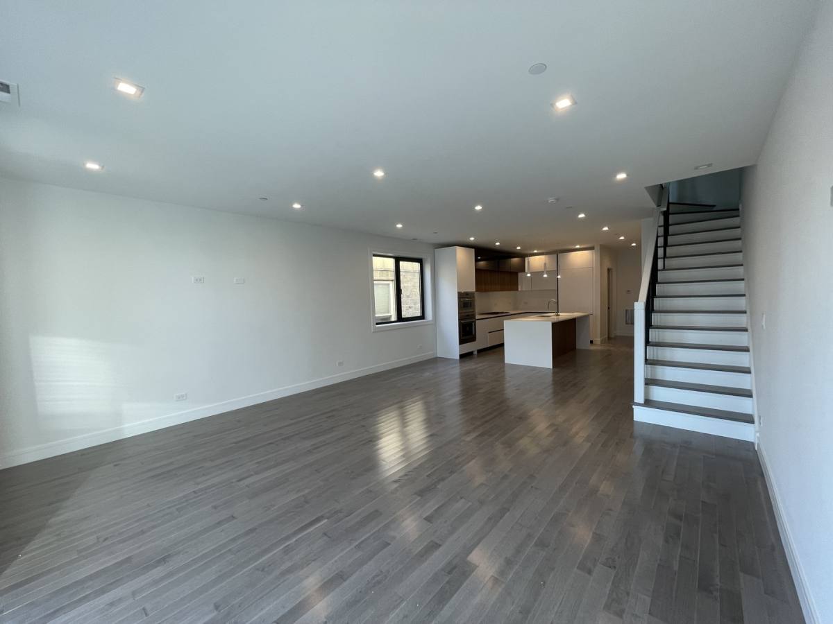 Apartment for rent at 719 N Elizabeth St #3S, Chicago, IL 60642