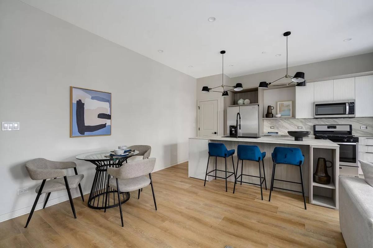 Apartment for rent at 3153 N Tripp Ave #305, Chicago, IL 60641