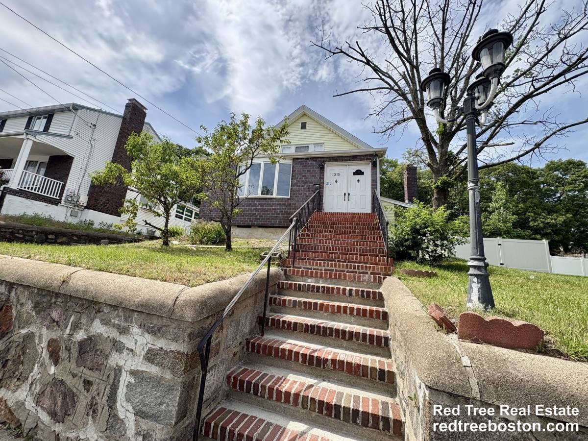 Apartment for rent at 1318 Salem St, Malden, MA 02148