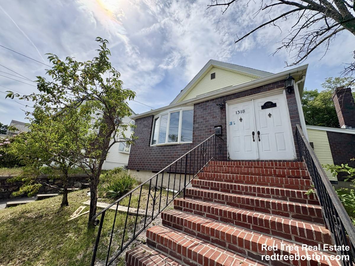 Apartment for rent at 1318 Salem St, Malden, MA 02148