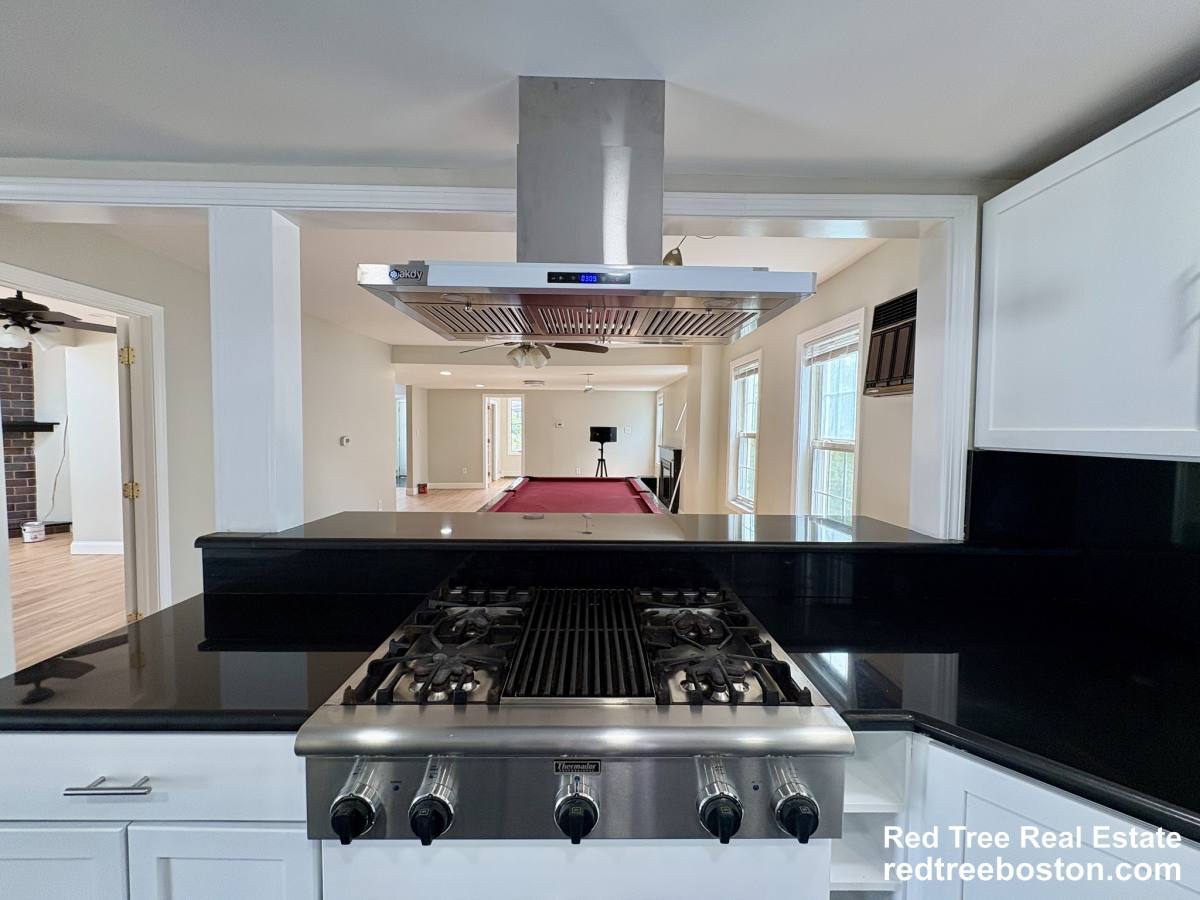 Apartment for rent at 1318 Salem St, Malden, MA 02148