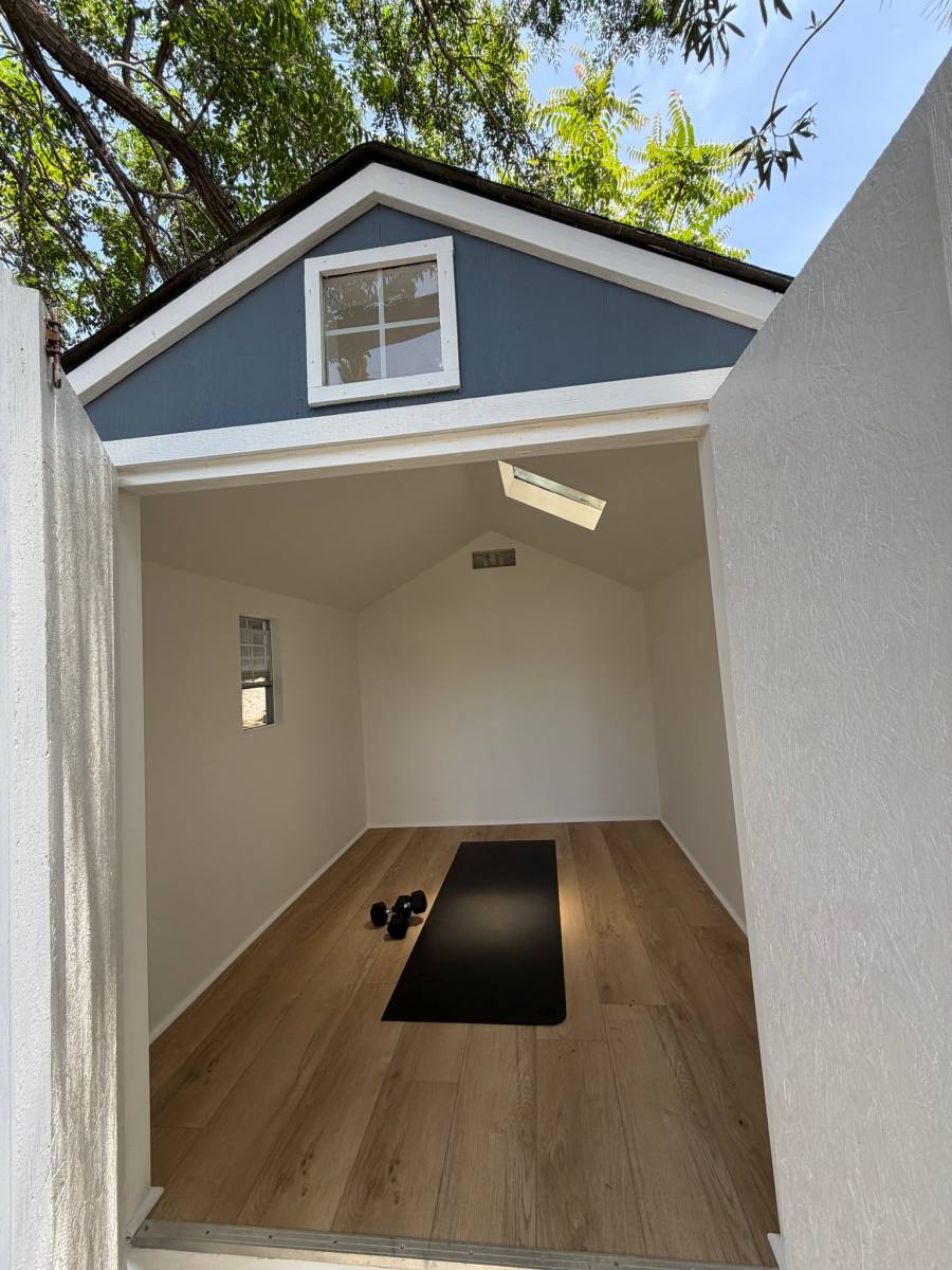 House for rent at 10318 Silverton Ave, Tujunga, CA 91042
