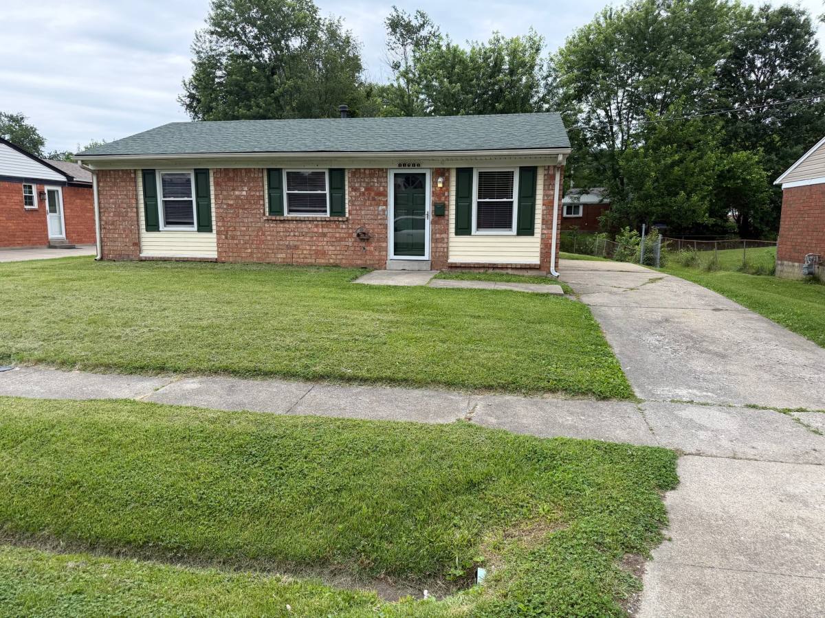House for rent at 11711 Wiltonwood Court, Louisville, KY 40272