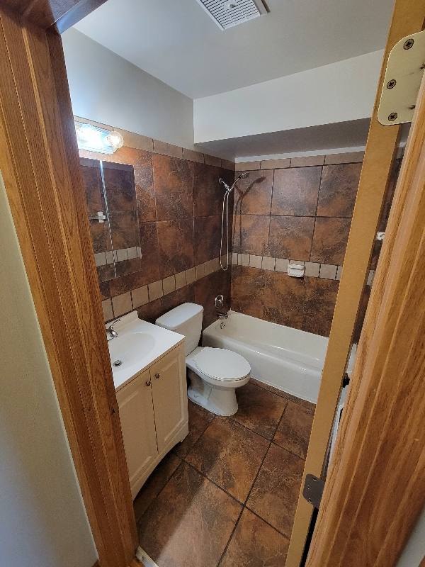 Apartment for rent at 707 Lake St, Antioch, IL 60002