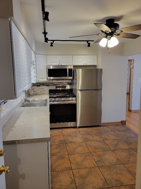 Apartment for rent at 707 Lake St, Antioch, IL 60002