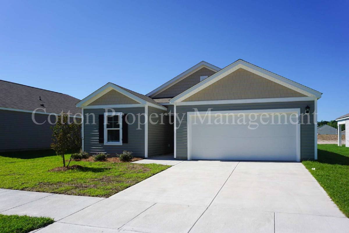 House for rent at 602 Draymore Dr NE, Leland, NC 28451