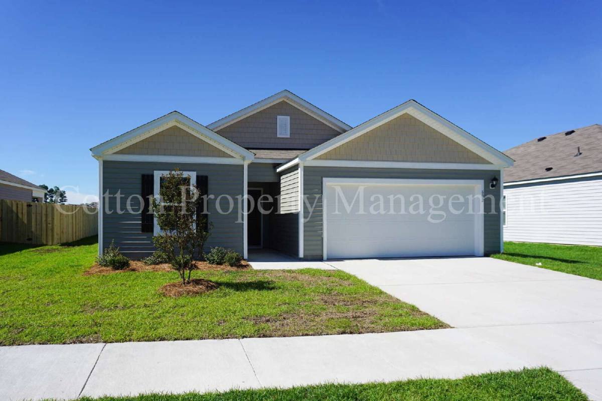 House for rent at 602 Draymore Dr NE, Leland, NC 28451