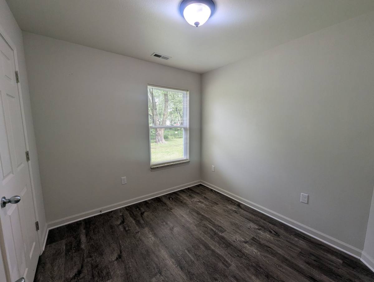 Townhouse for rent at 400 W Benton St, Green Ridge, MO 65332