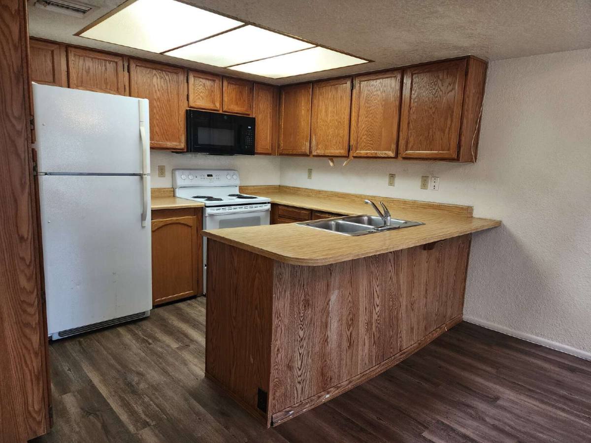Townhouse for rent at 819 N College Ave #G-112, Tempe, AZ 85281