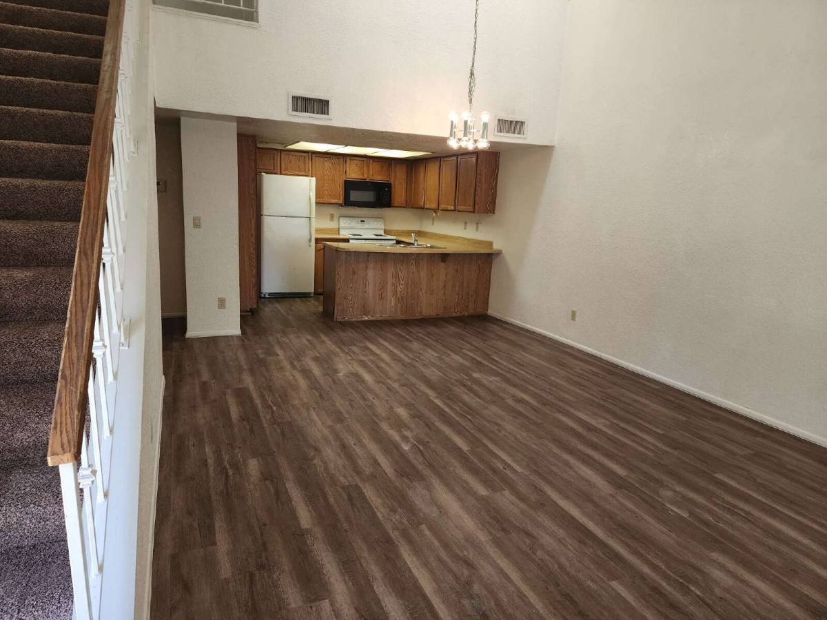 Townhouse for rent at 819 N College Ave #G-112, Tempe, AZ 85281