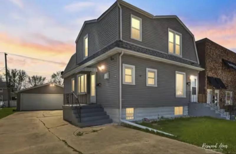 Apartment for rent at 922 W Broadway St - 2nd Floor, Bradley, IL 60915