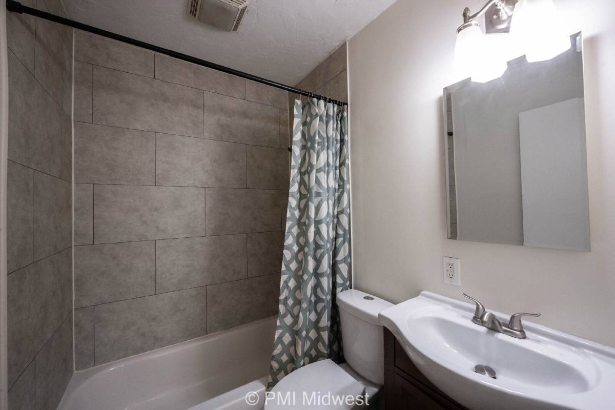 Townhouse for rent at 3146 Asbury St, Indianapolis, IN 46237