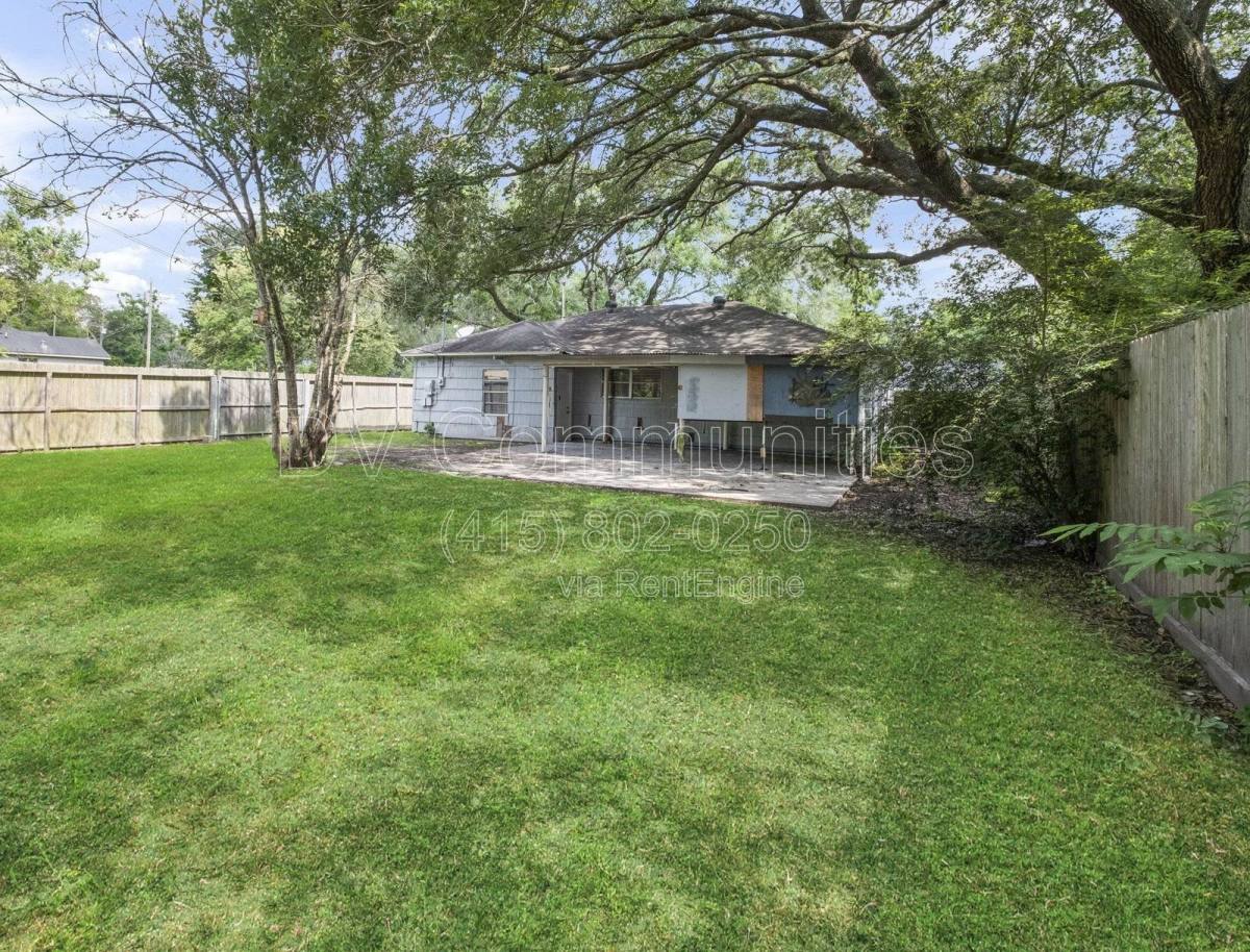 House for rent at 1521 W Blum St, Alvin, TX 77511