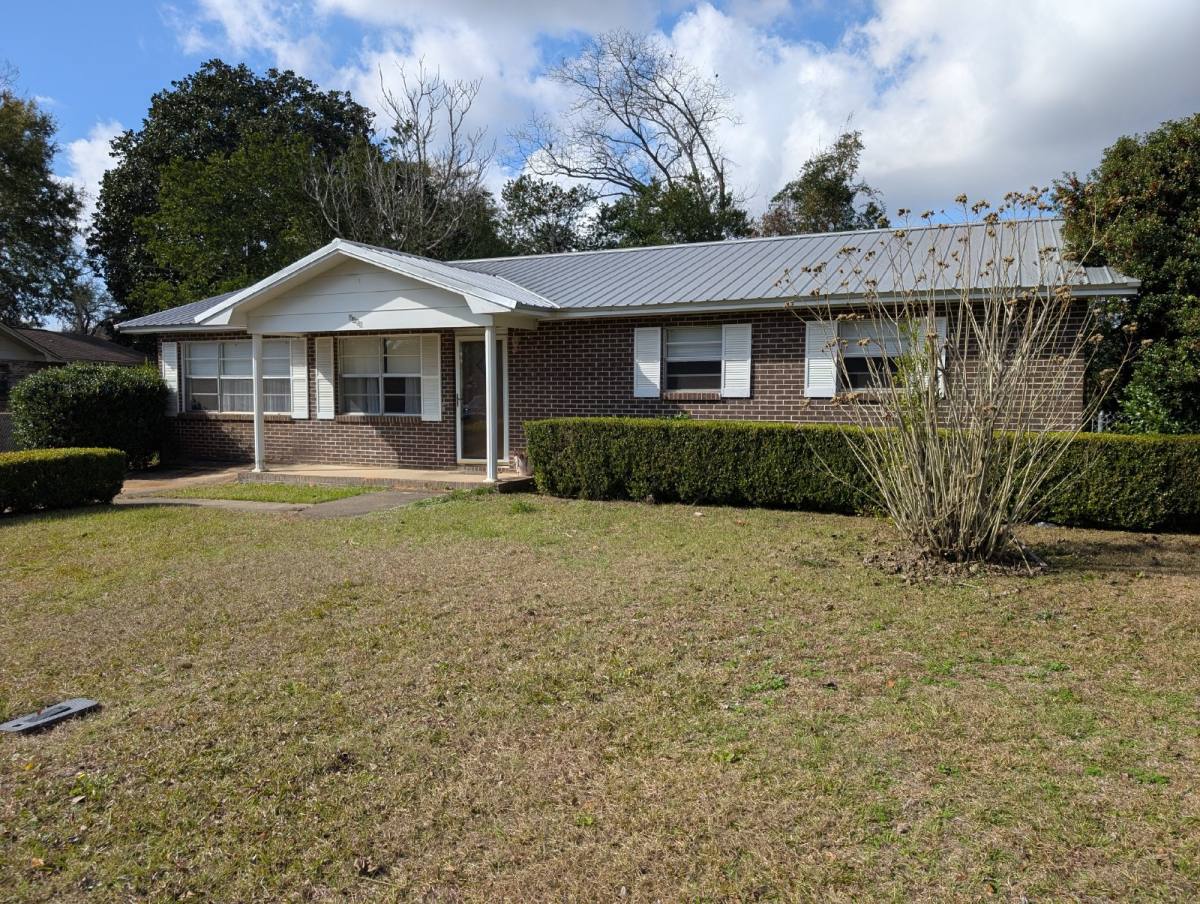House for rent at 5487 Pelham Court, Graceville, FL 32440