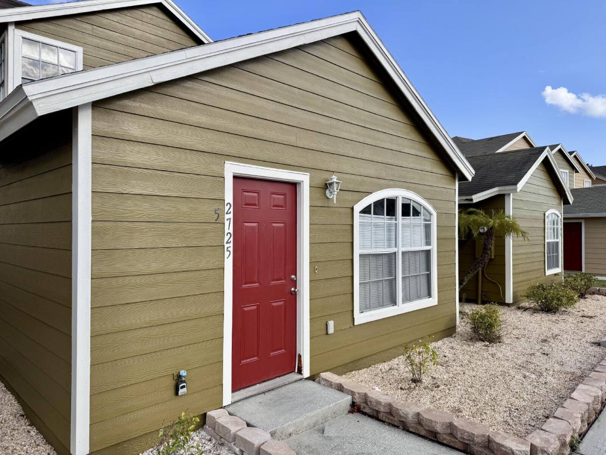 Apartment for rent at 2725 Fan Palm Dr #B, Davenport, FL 33897