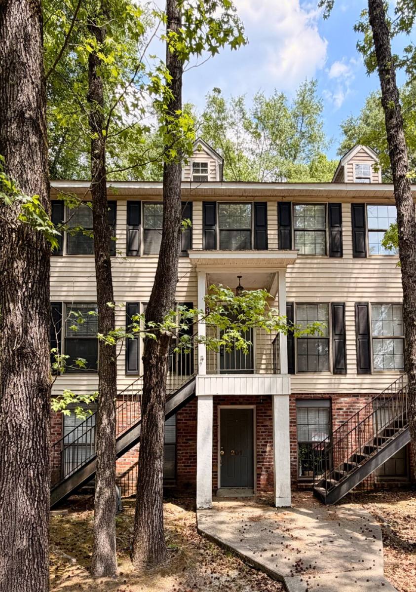 Apartment for rent at 33 Chestnut Ferry Rd #202, Camden, SC 29020