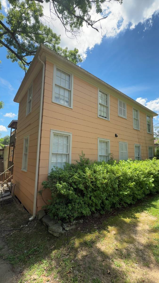 Apartment for rent at 1334 N Jefferson St #2, Jackson, MS 39202