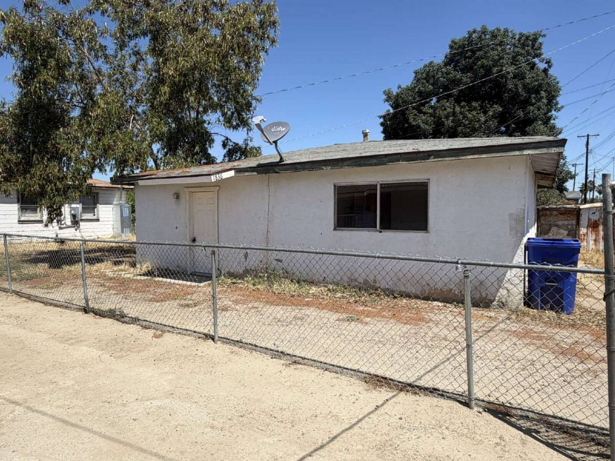 House for rent at 1836 F St, Wasco, CA 93280