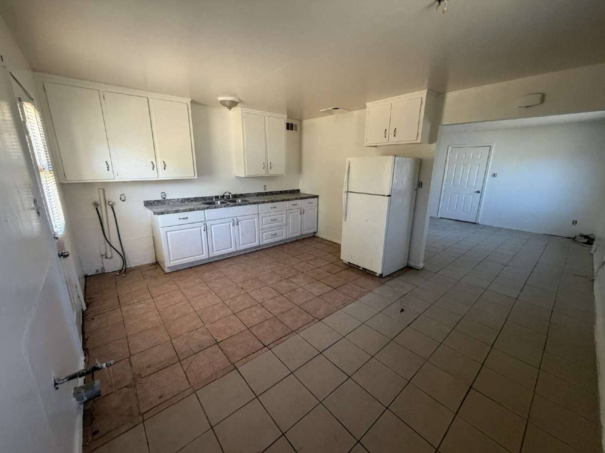 House for rent at 1836 F St, Wasco, CA 93280