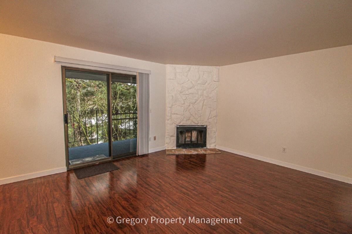 Apartment for rent at 12029 NE 100th Ave #C2, Kirkland, WA 98034