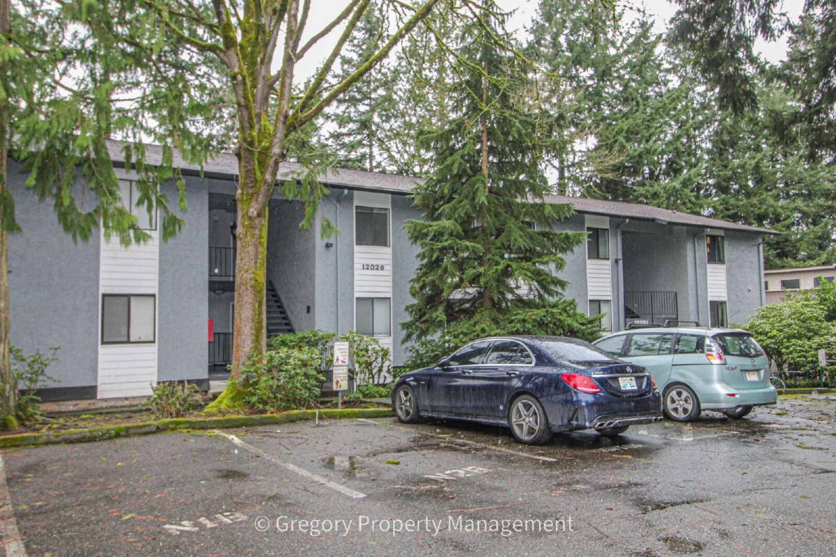 Apartment for rent at 12029 NE 100th Ave #C2, Kirkland, WA 98034