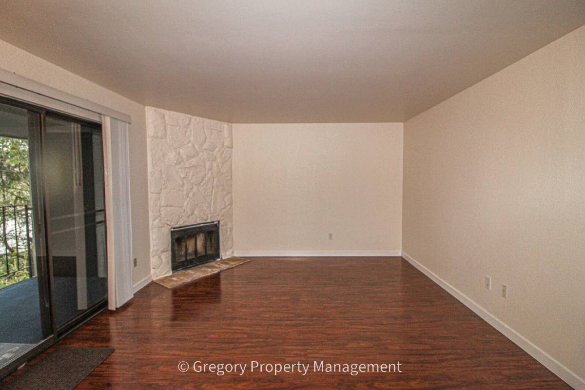 Apartment for rent at 12029 NE 100th Ave #C2, Kirkland, WA 98034