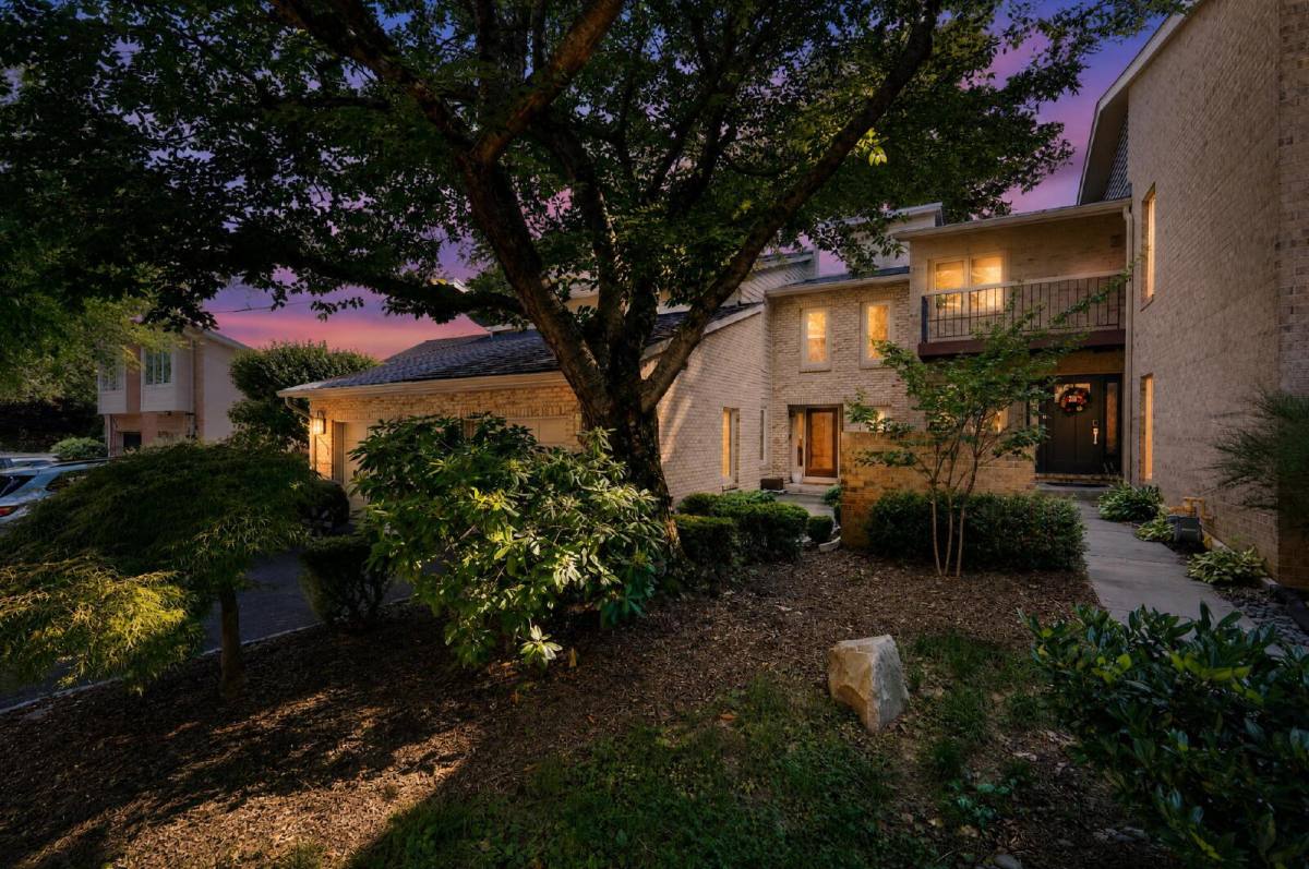 Townhouse for rent at 7830 Whiterim Terrace, Potomac, MD 20854