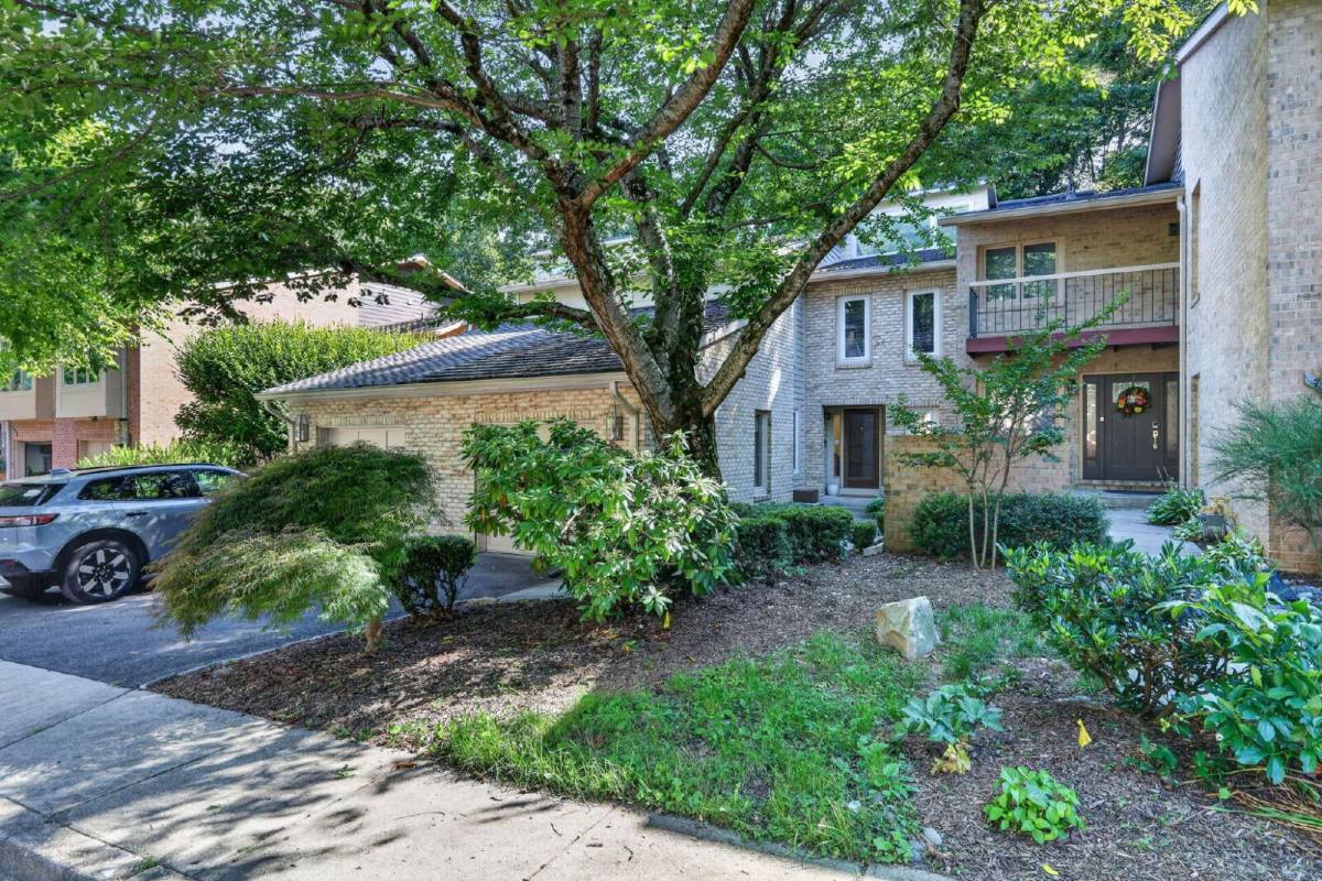 Townhouse for rent at 7830 Whiterim Terrace, Potomac, MD 20854