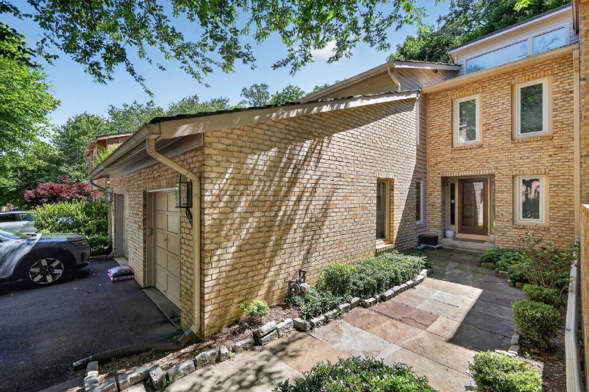 Townhouse for rent at 7830 Whiterim Terrace, Potomac, MD 20854