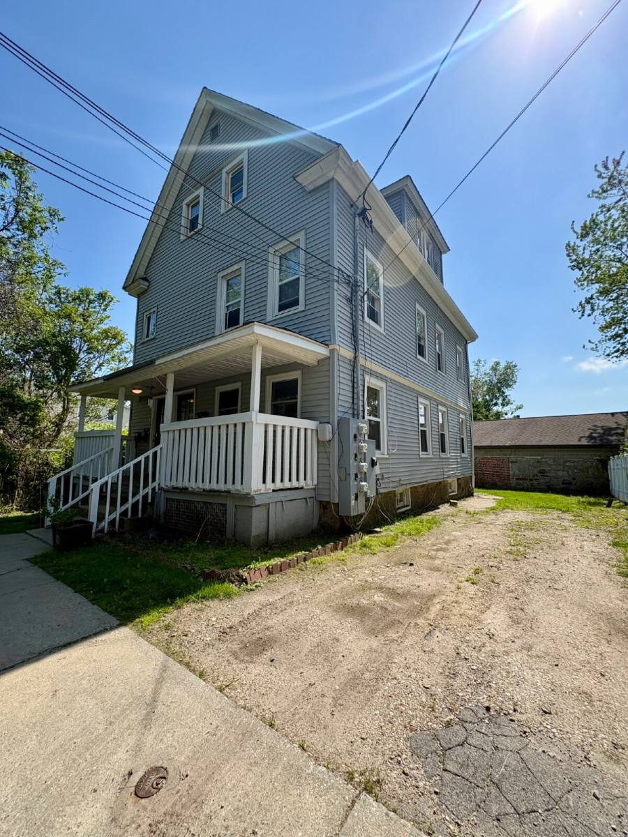 Apartment for rent at 7 Griswold Court #1, New London, CT 06320