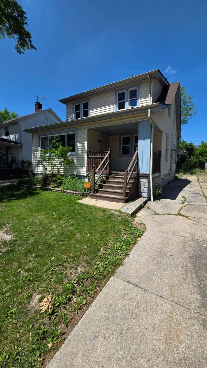 House for rent at 13818 Courtland Ave, Cleveland, OH 44111