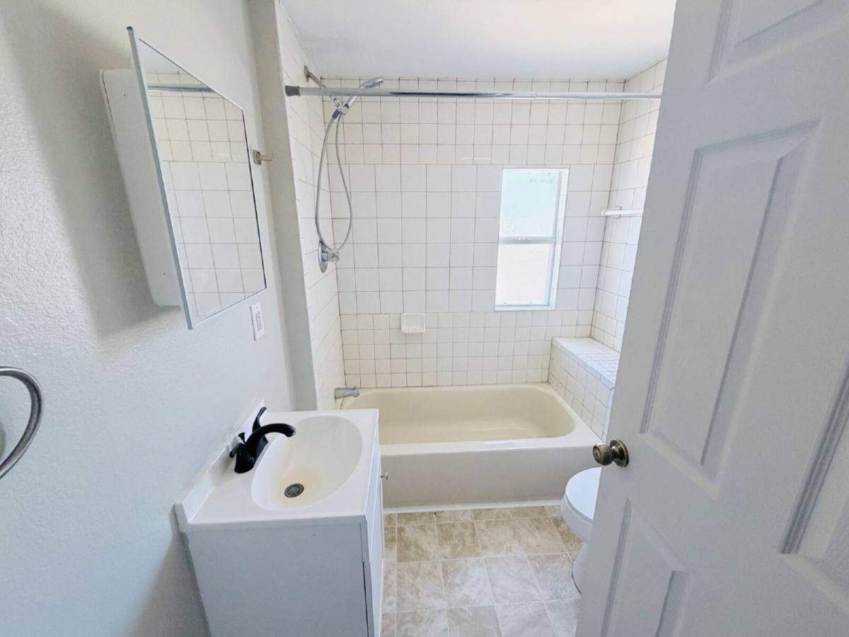 Apartment for rent at 1002 Ave E #4, Haines City, FL 33844