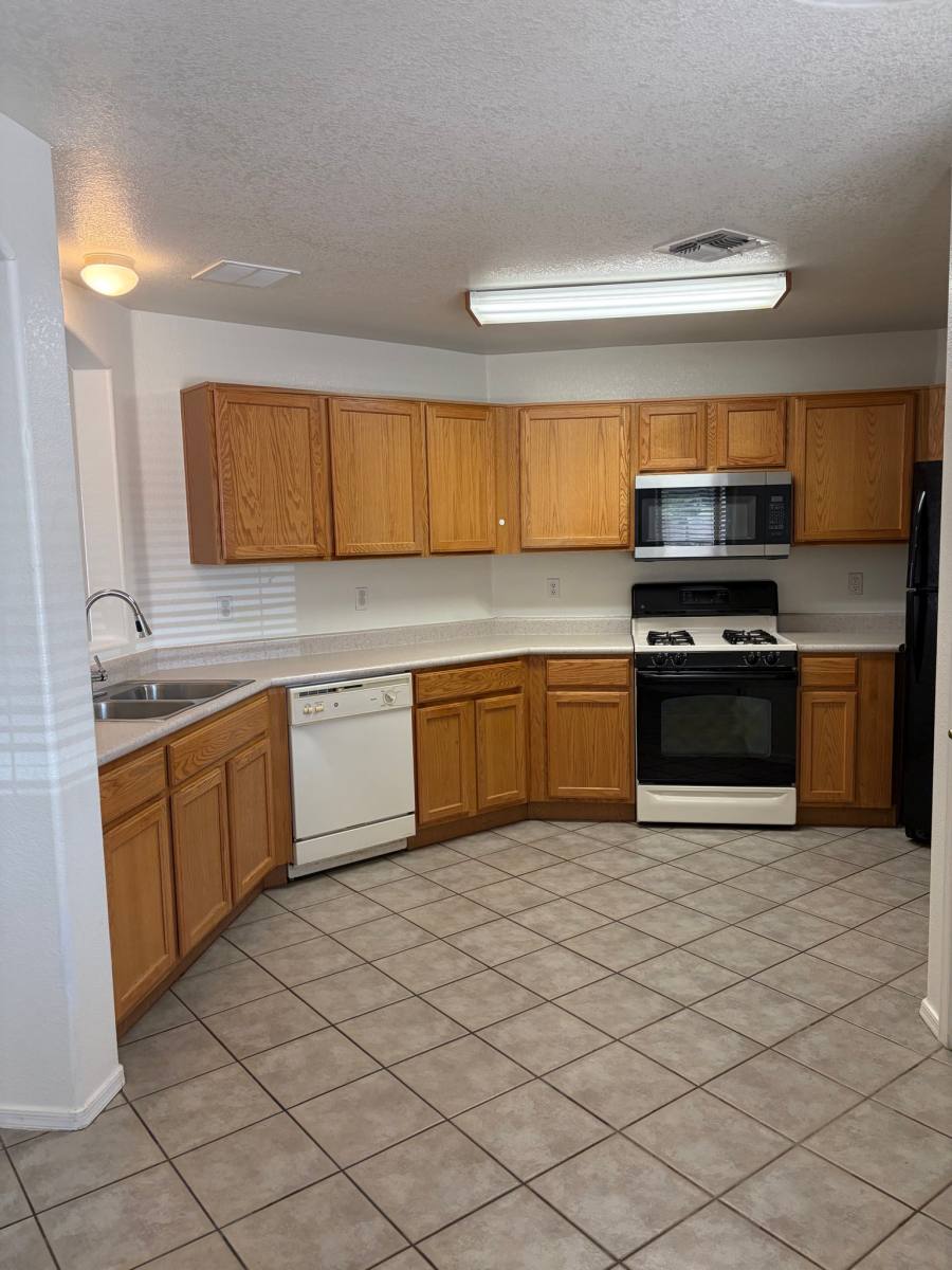 House for rent at 6680 W Brightwater Way, Tucson, AZ 85757