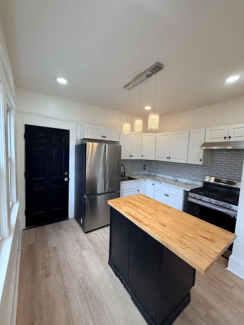 Apartment for rent at 10222 Parkgate Ave #1 Down, Cleveland, OH 44108