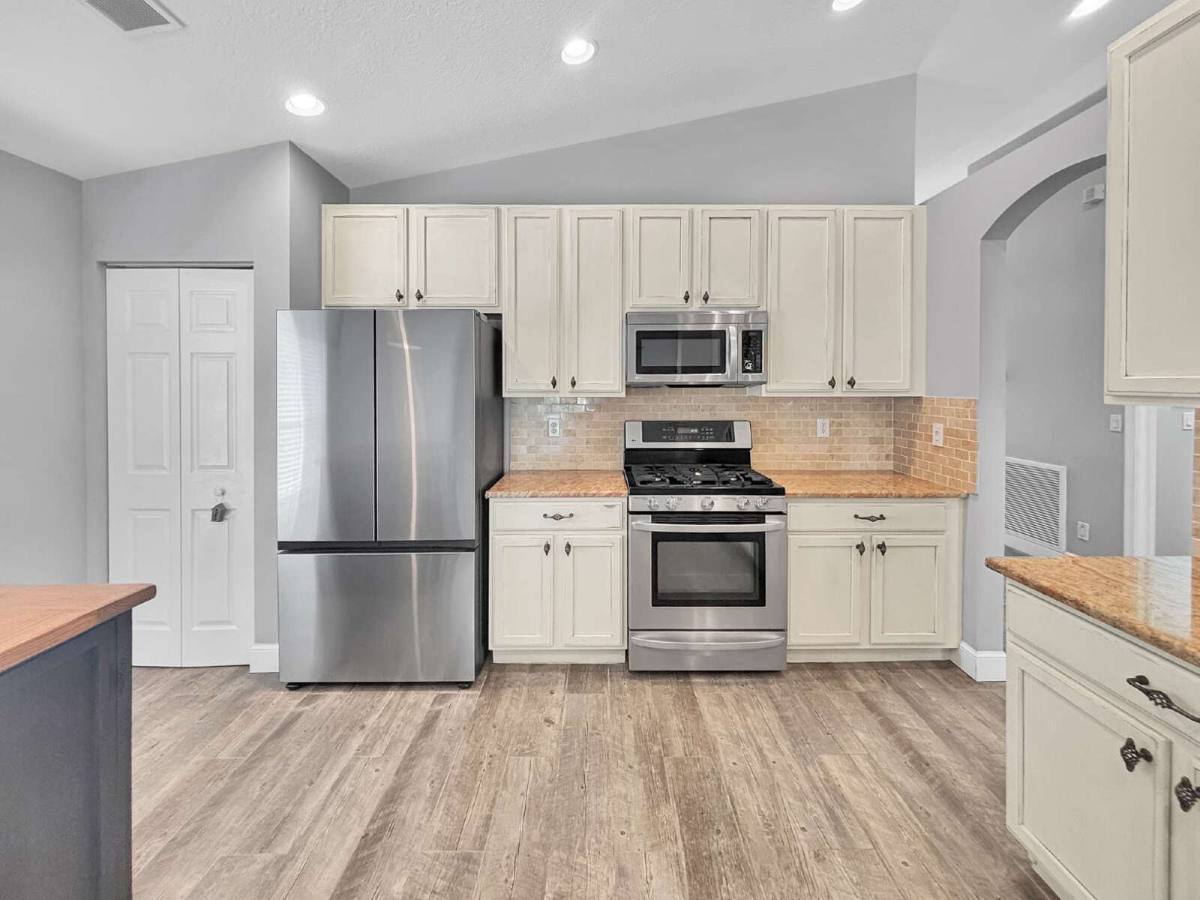 House for rent at 829 SE Westminster Place, Stuart, FL 34997