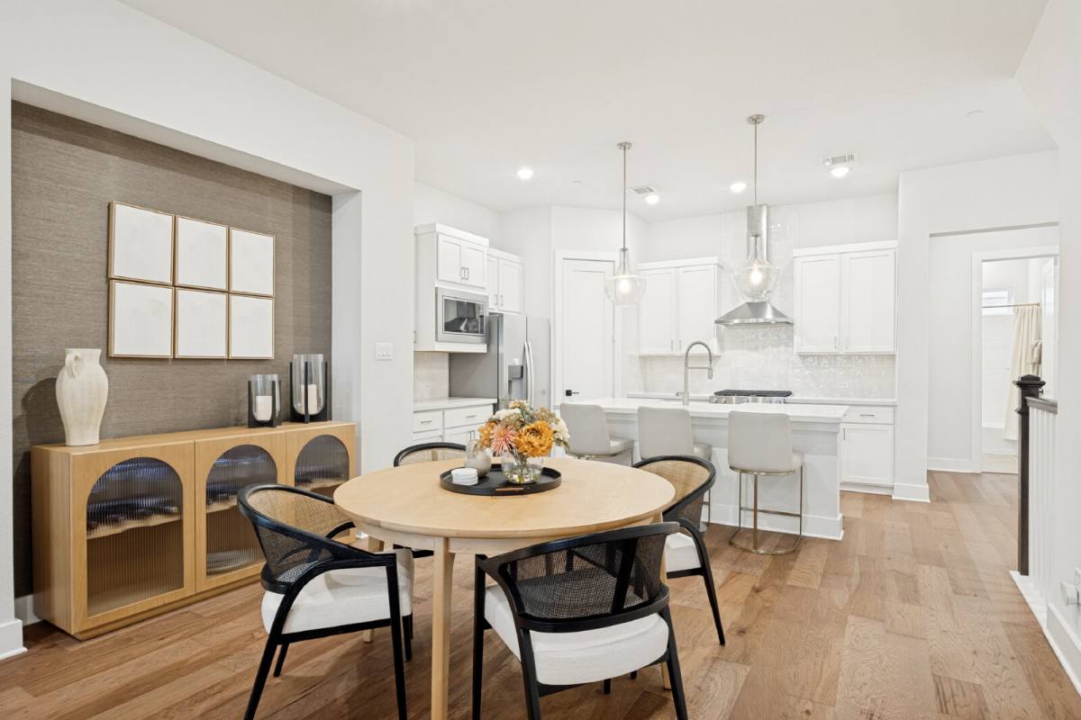 Townhouse for rent at 933 Heights Way, Plano, TX 75075