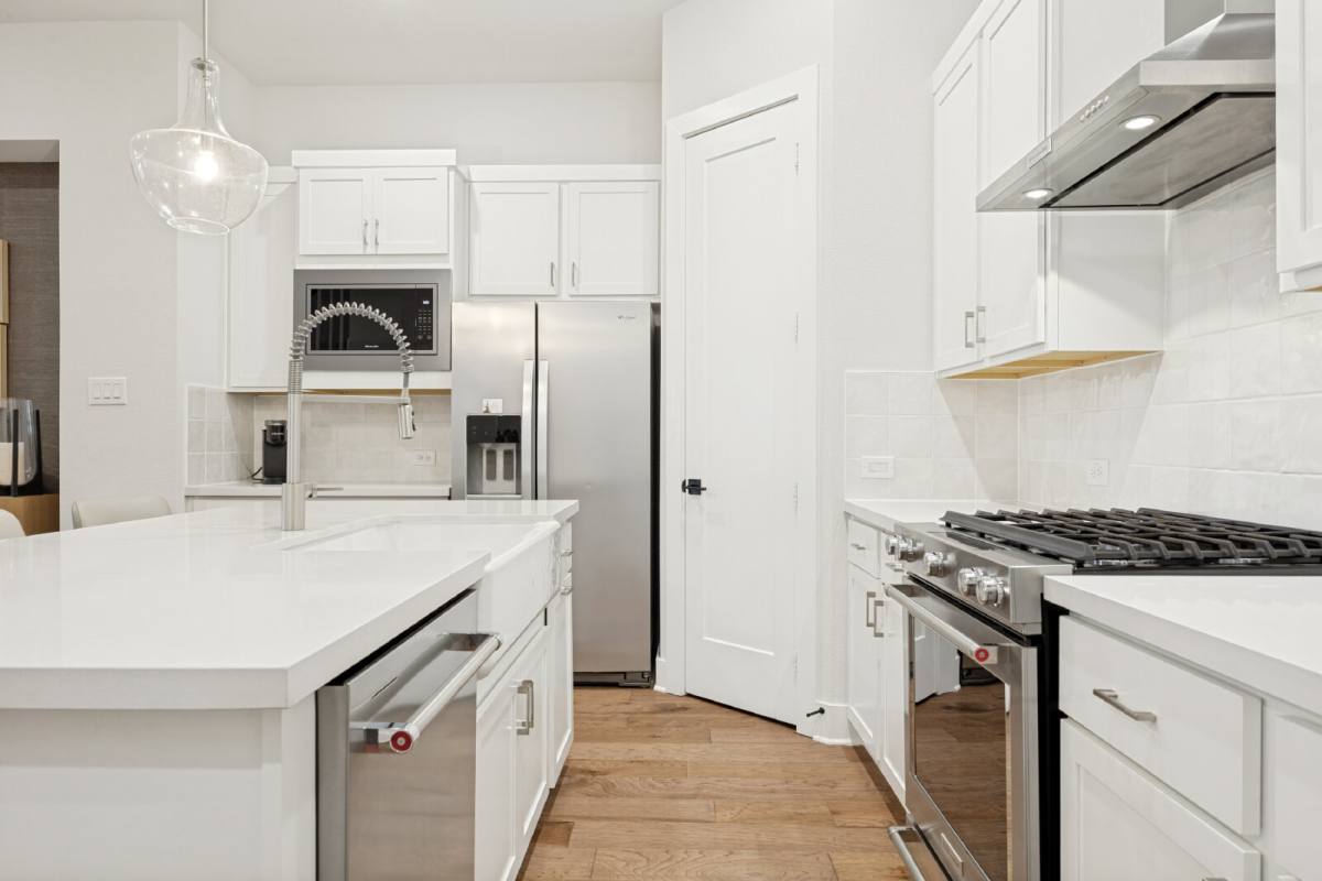 Townhouse for rent at 933 Heights Way, Plano, TX 75075