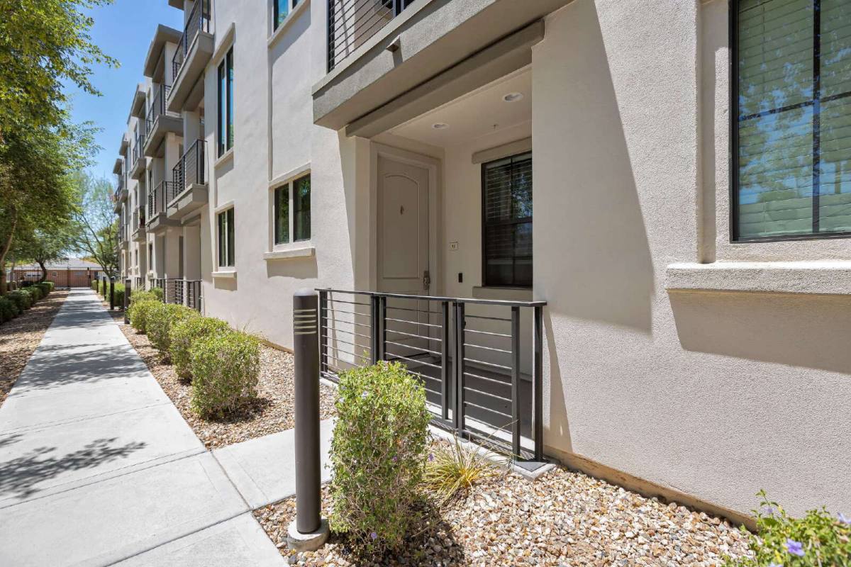 Townhouse for rent at 4235 N 26th St, Phoenix, AZ 85016