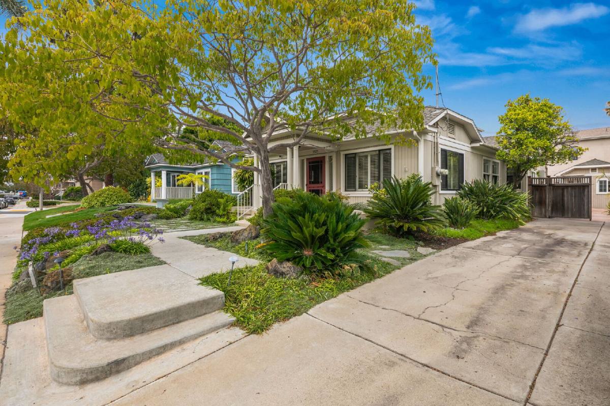 House for rent at 3925 Hawk St, San Diego, CA 92103