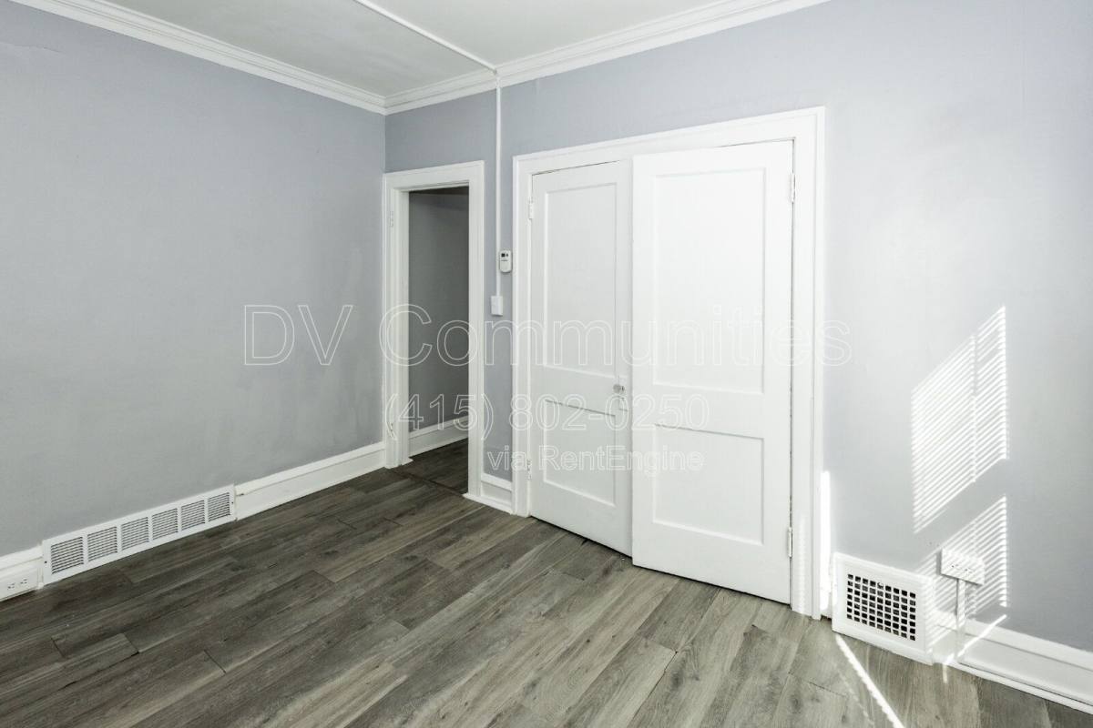 Apartment for rent at 13389 Madison Ave #10, Lakewood, OH 44107