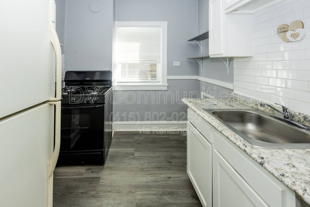 Apartment for rent at 13389 Madison Ave #10, Lakewood, OH 44107